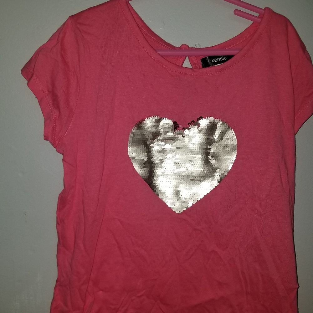 A pink Kensie top